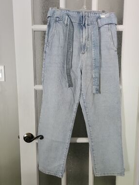2/25$***Dynamite Light Blue Denim Jeans with Contrast Stitching